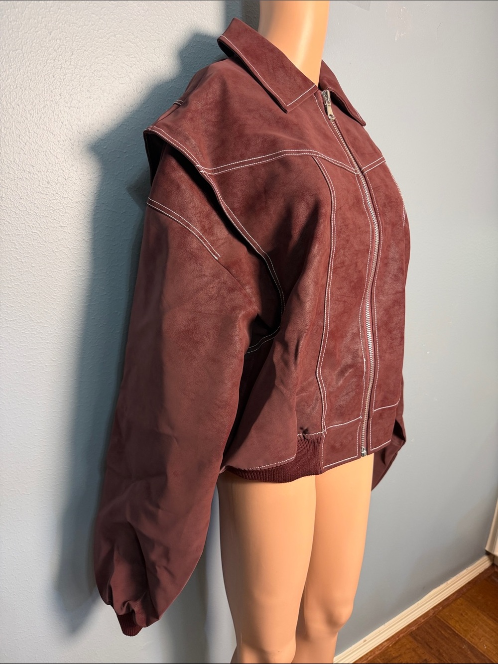 LIONESS Vista Bomber Jacket in Shiraz purple red leather - Picture 5 of 9